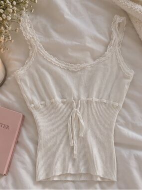 Brandy Melville Cream Lace-Trim Ribbed Tank Bandeau